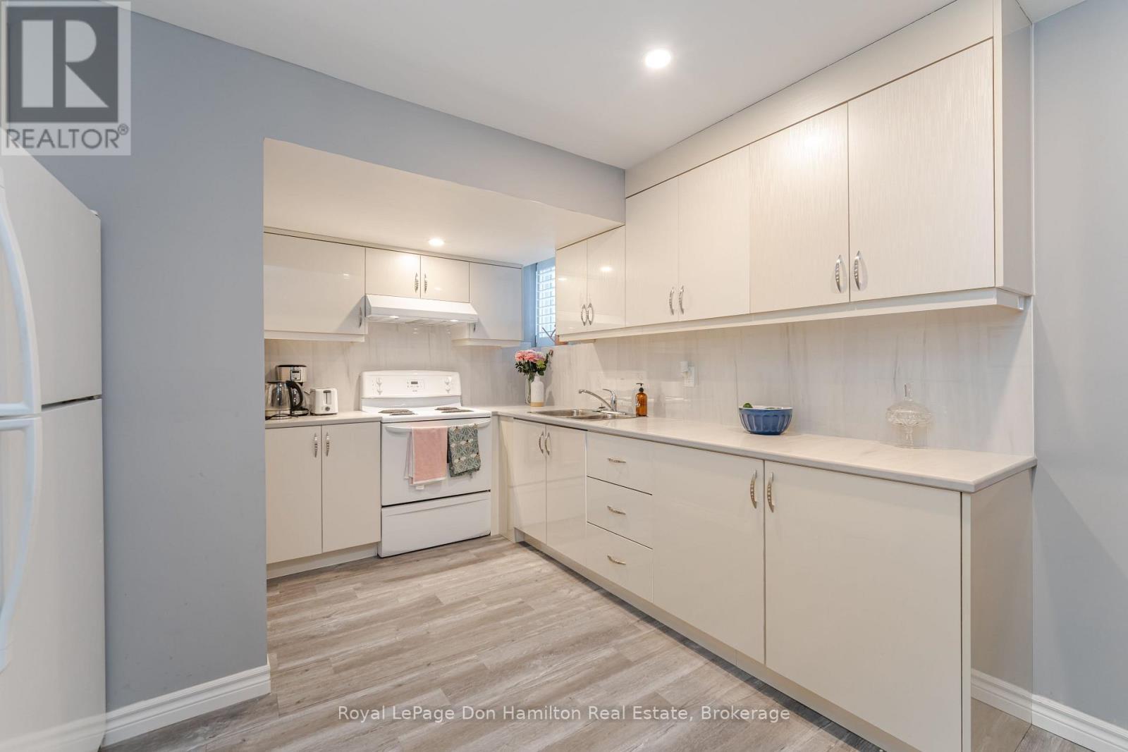 450 Rogers Road, North Perth (Listowel), ON - Indoor Photo Showing Kitchen