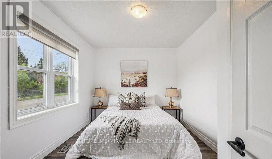 570 Victoria Street S, Kitchener, ON - Indoor Photo Showing Bedroom