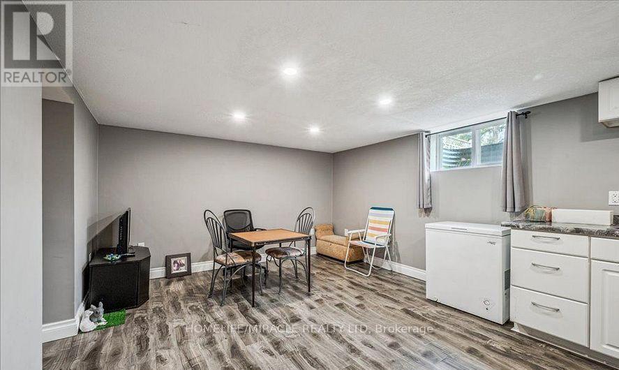 570 Victoria Street S, Kitchener, ON - Indoor