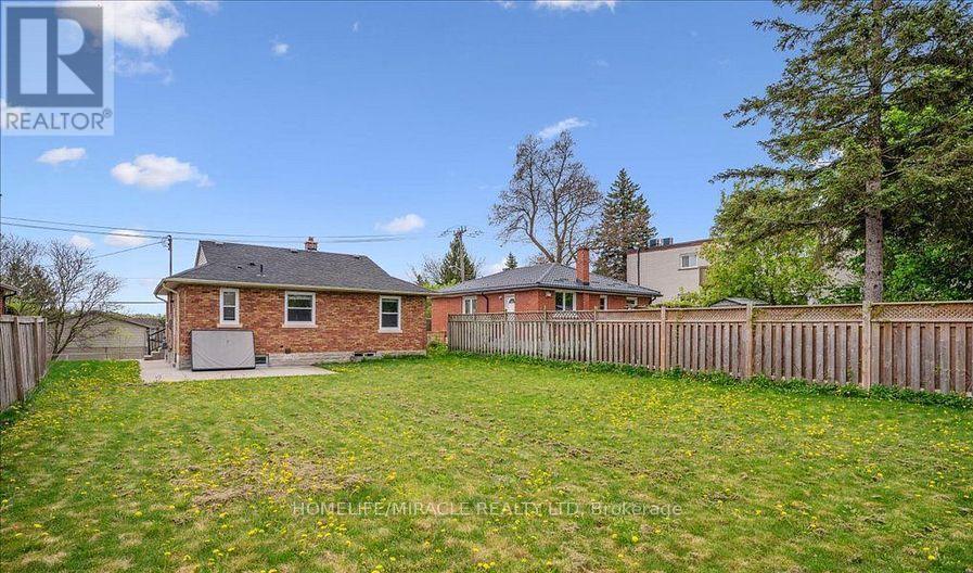 570 Victoria Street S, Kitchener, ON - Outdoor