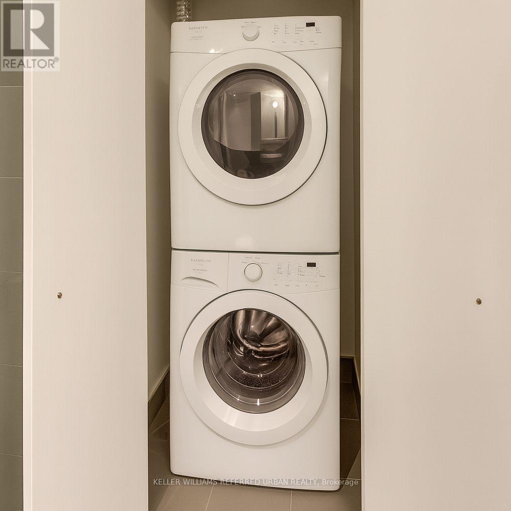 634 - 461 Adelaide Street W, Toronto, ON - Indoor Photo Showing Laundry Room