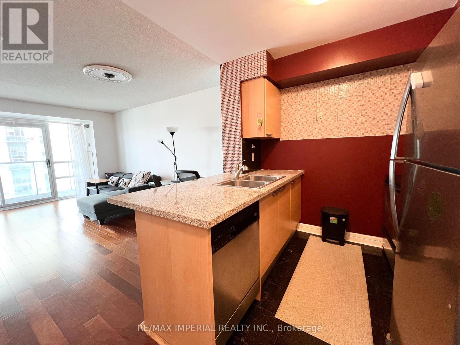 1503 - 18 Harrison Garden Boulevard, Toronto, ON - Indoor Photo Showing Kitchen With Double Sink
