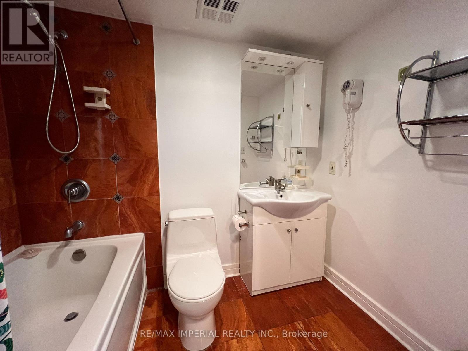 1503 - 18 Harrison Garden Boulevard, Toronto, ON - Indoor Photo Showing Bathroom