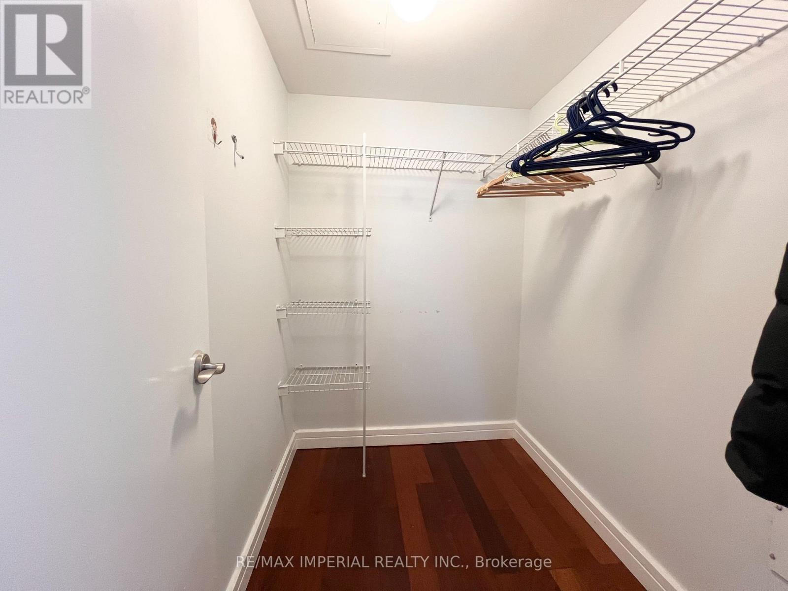 1503 - 18 Harrison Garden Boulevard, Toronto, ON - Indoor With Storage