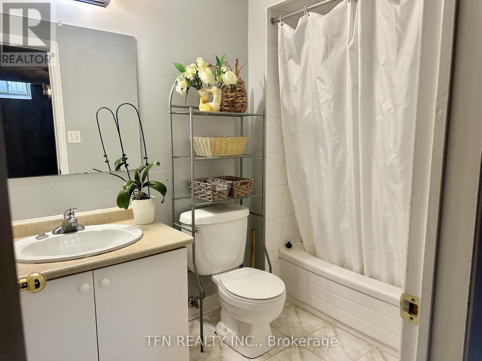Bsmt - 5 Belwood Boulevard, Vaughan, ON - Indoor Photo Showing Bathroom