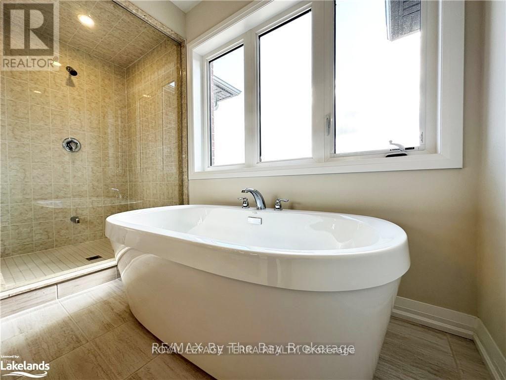 58 Nicort Road, Wasaga Beach, ON - Indoor Photo Showing Bathroom