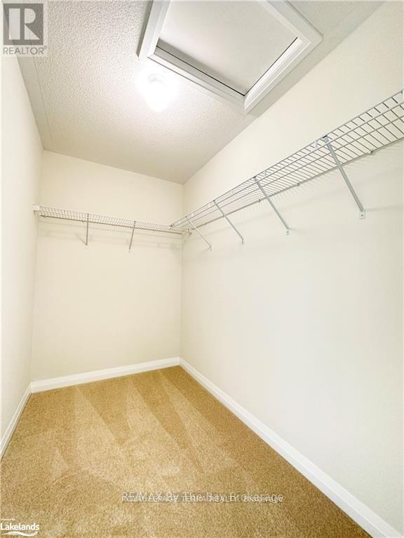 58 Nicort Road, Wasaga Beach, ON - Indoor With Storage