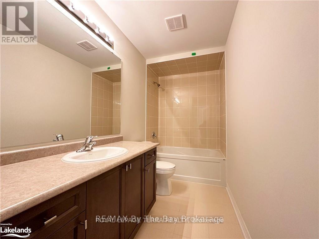 58 Nicort Road, Wasaga Beach, ON - Indoor Photo Showing Bathroom