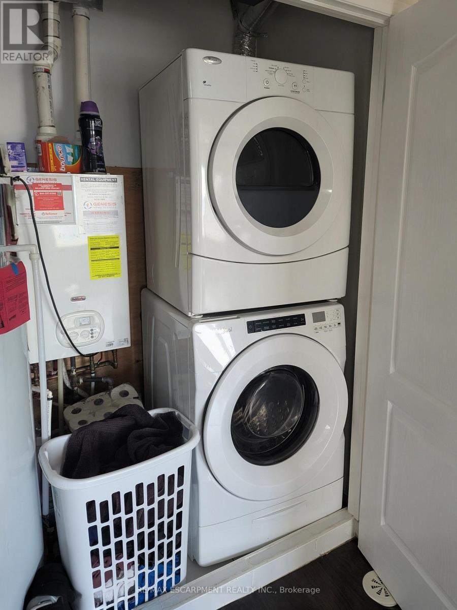 8 - 2579 Sixth Line, Oakville, ON - Indoor Photo Showing Laundry Room