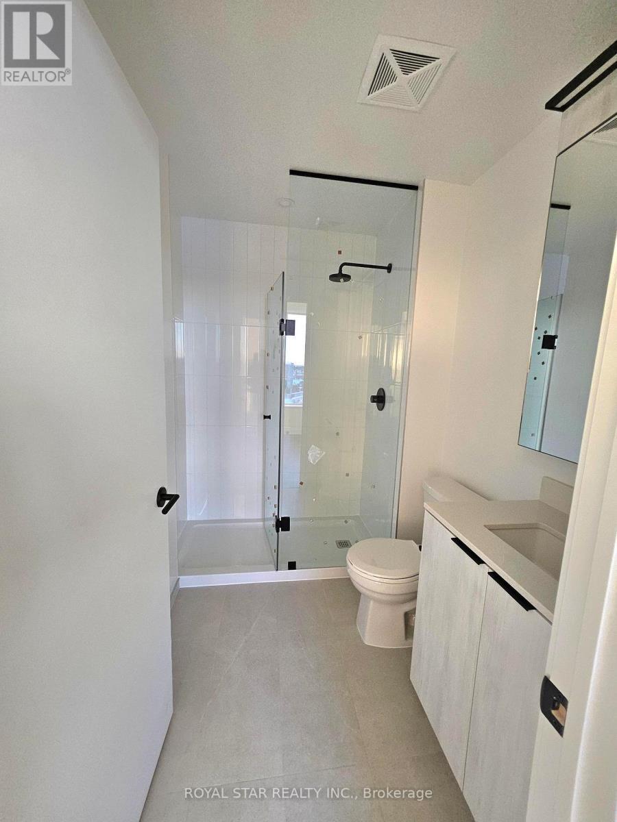 1210 - 2495 Eglinton Avenue W, Mississauga, ON - Indoor Photo Showing Bathroom