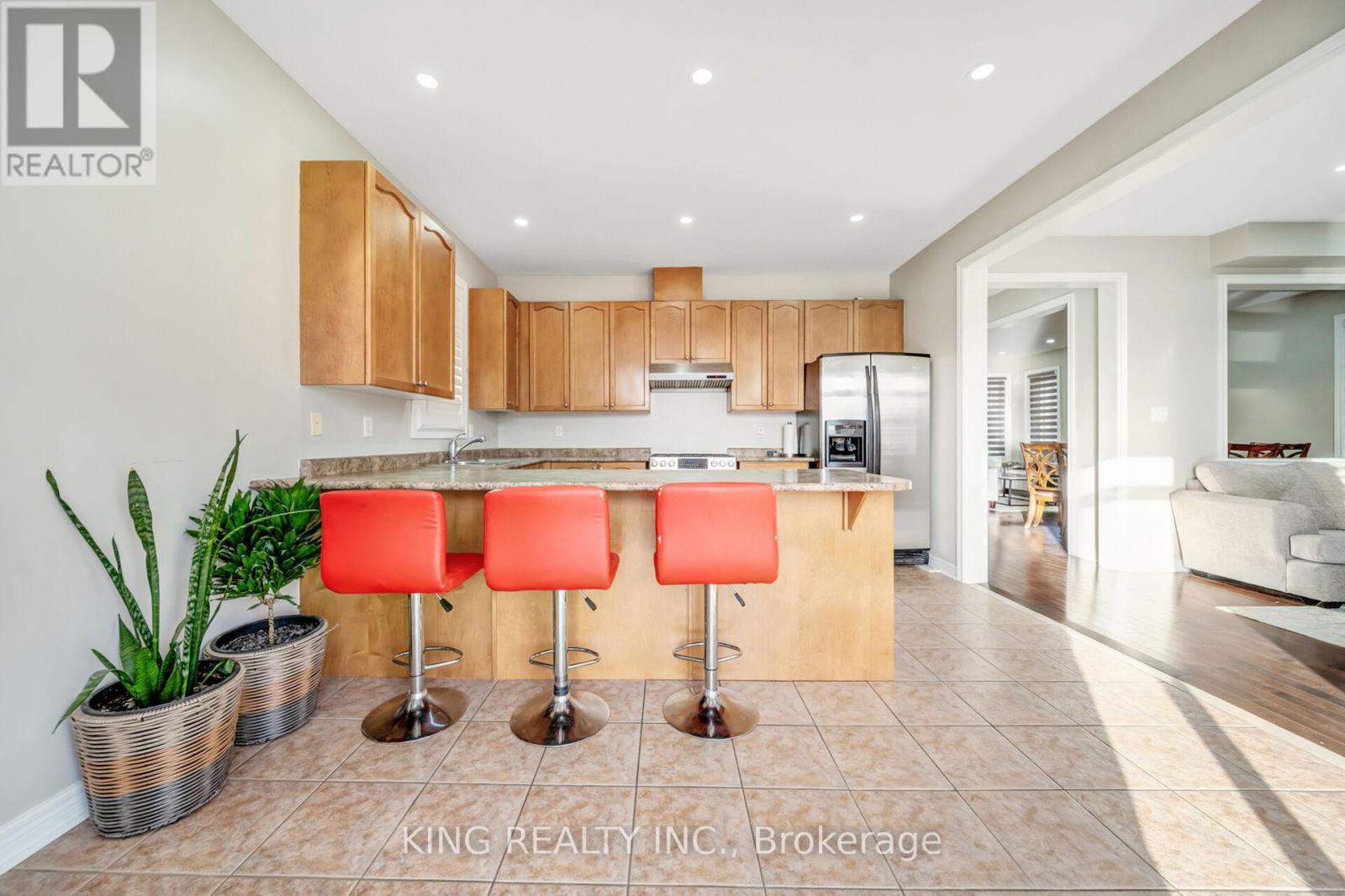 14 Seahorse Avenue, Brampton, ON - Indoor Photo Showing Kitchen