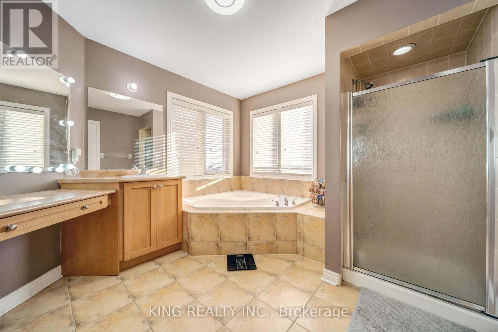 14 Seahorse Avenue, Brampton, ON - Indoor Photo Showing Bathroom