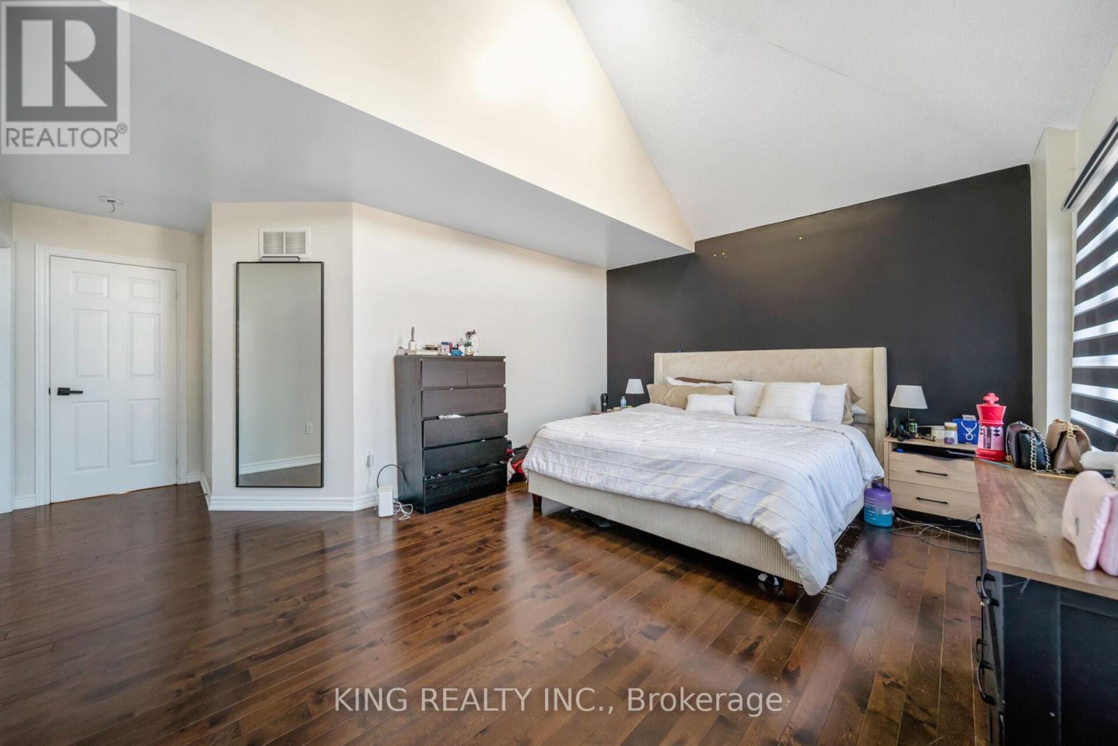 14 Seahorse Avenue, Brampton, ON - Indoor Photo Showing Bedroom