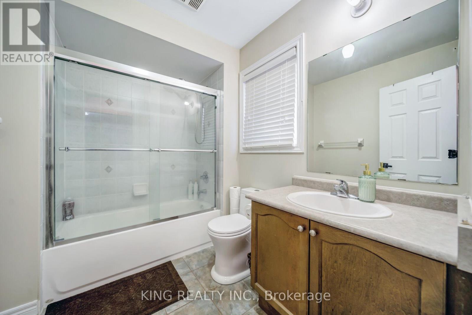 14 Seahorse Avenue, Brampton, ON - Indoor Photo Showing Bathroom