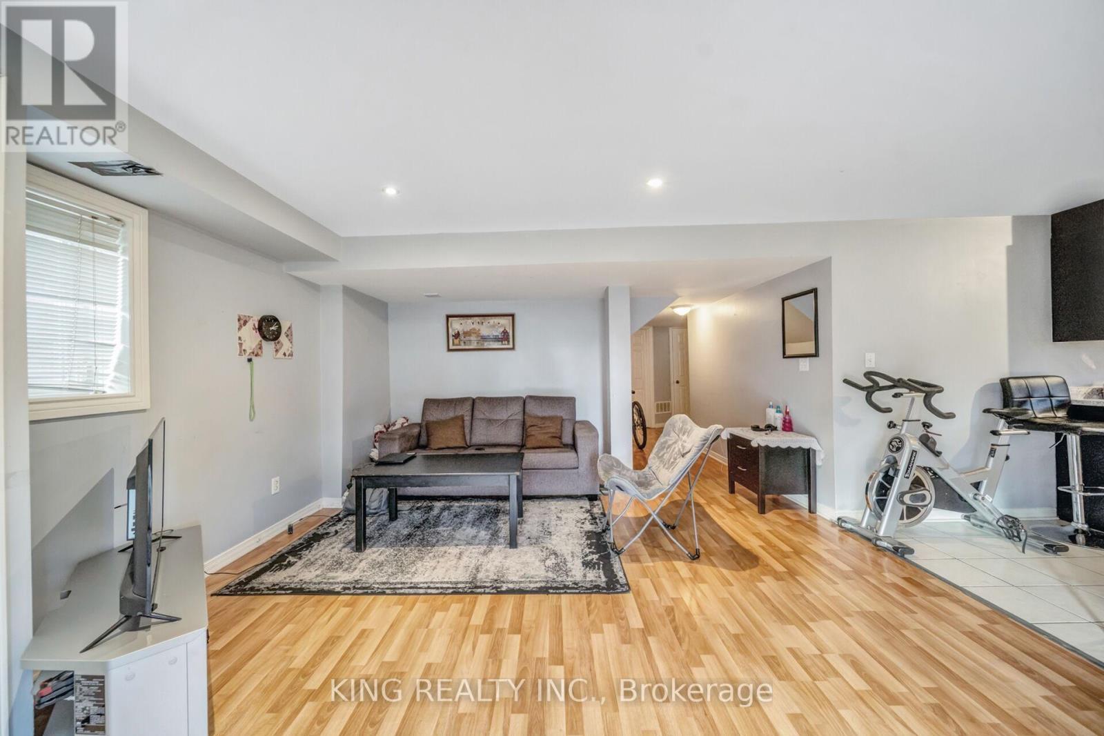 14 Seahorse Avenue, Brampton, ON - Indoor Photo Showing Living Room