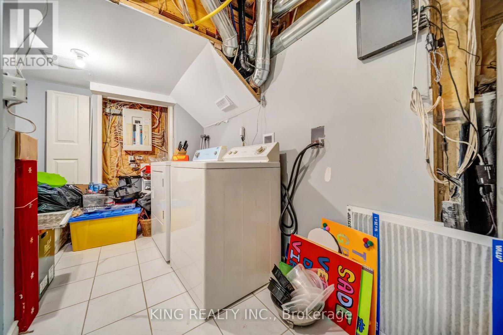 14 Seahorse Avenue, Brampton, ON - Indoor Photo Showing Laundry Room
