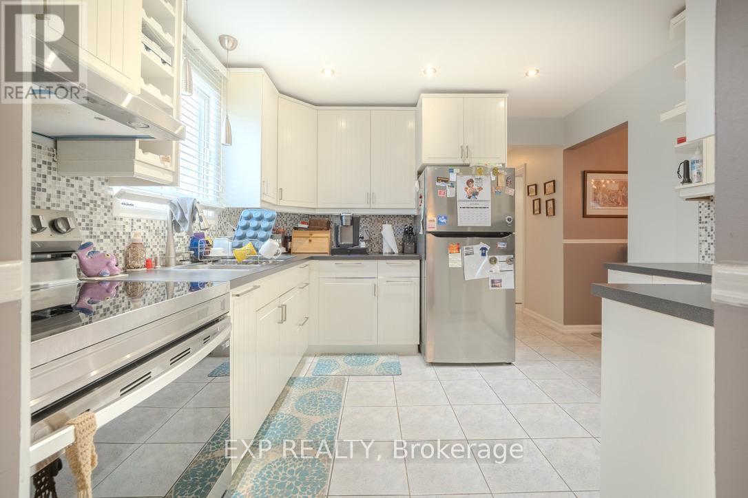Stainless Steel Appliances - 6166 Wildrose Crescent, Niagara Falls (Oldfield), ON - Indoor Photo Showing Kitchen