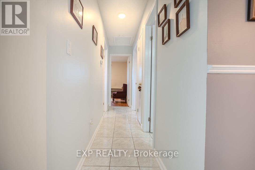 6166 Wildrose Crescent, Niagara Falls (Oldfield), ON - Indoor Photo Showing Other Room