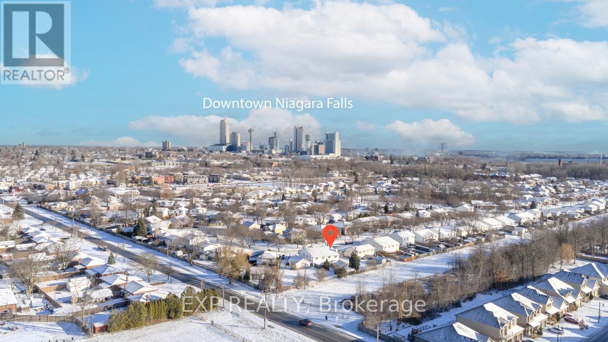 Great Location - 6166 Wildrose Crescent, Niagara Falls (Oldfield), ON - Outdoor With View