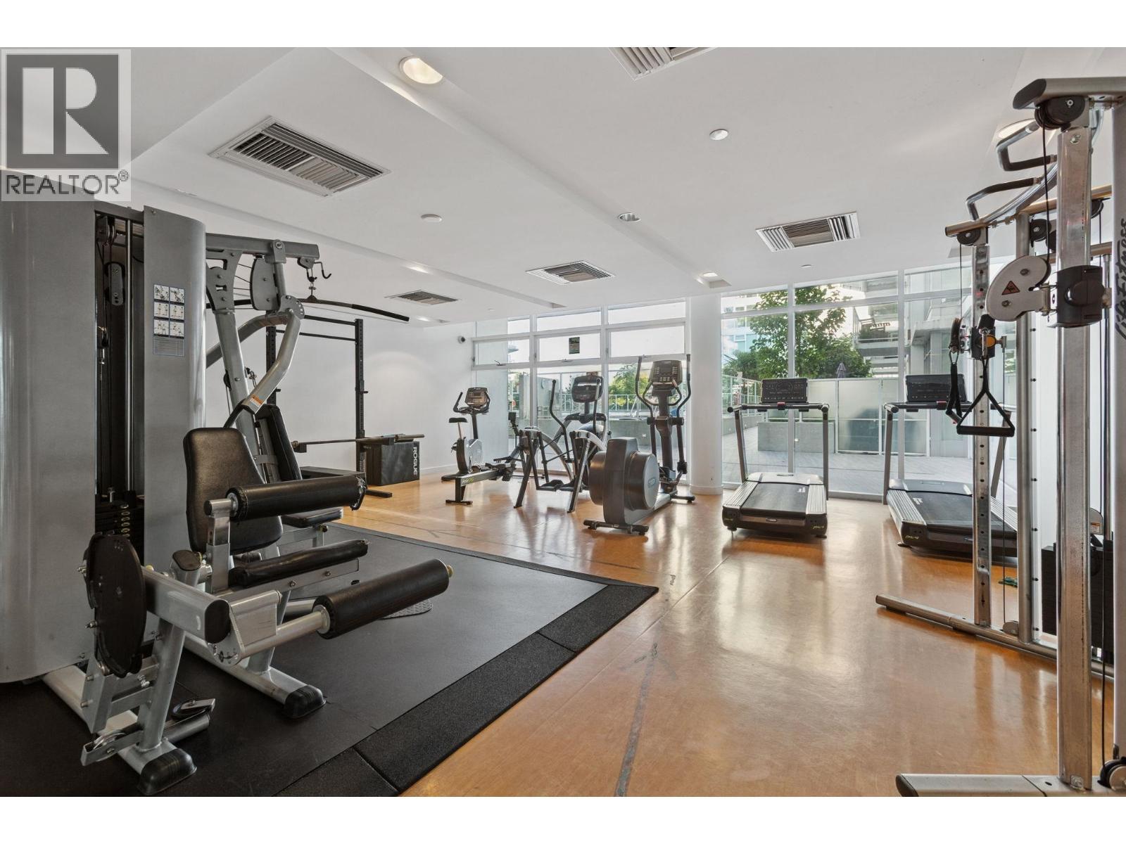 503 4638 Gladstone Street, Vancouver, BC - Indoor Photo Showing Gym Room