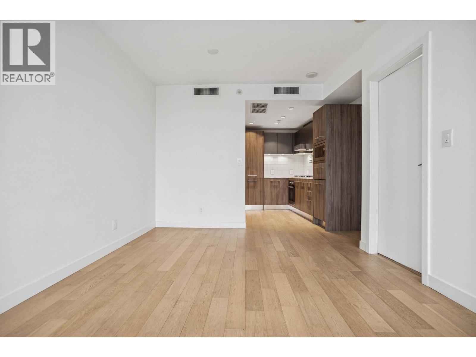 503 4638 Gladstone Street, Vancouver, BC - Indoor