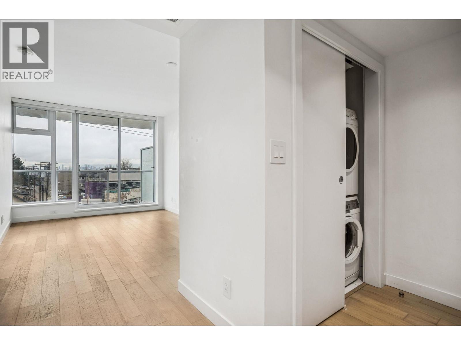 503 4638 Gladstone Street, Vancouver, BC - Indoor