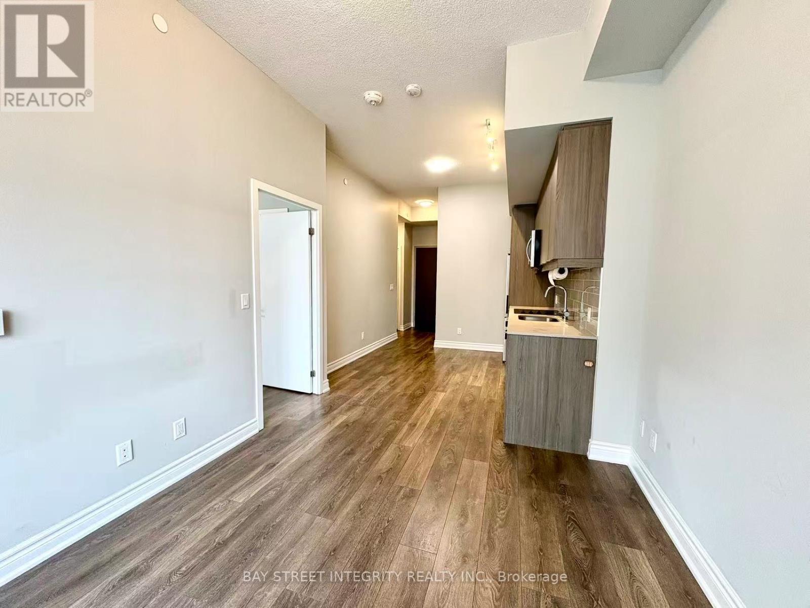 212 - 32 Forest Manor Road, Toronto, ON - Indoor