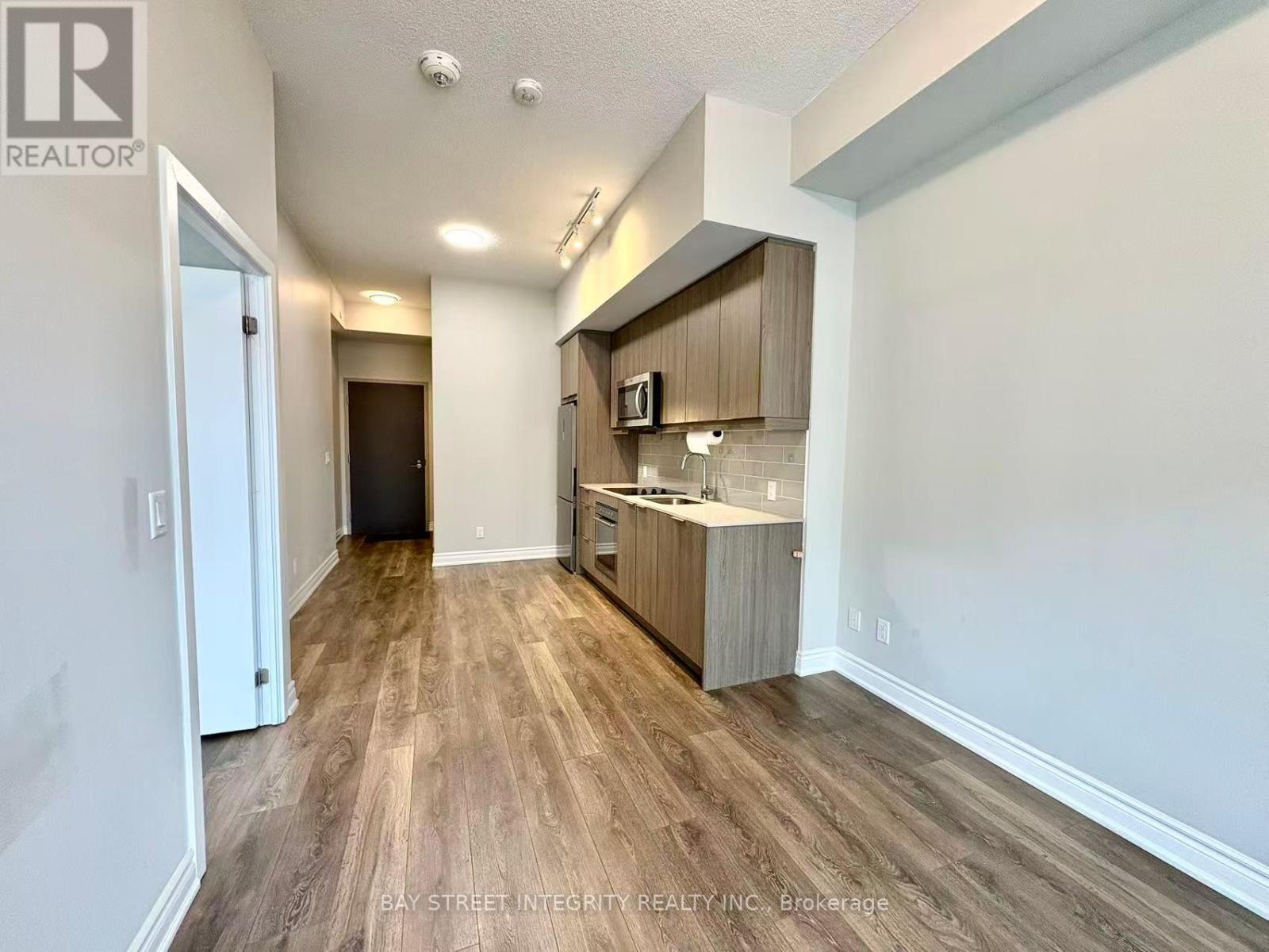 212 - 32 Forest Manor Road, Toronto, ON - Indoor Photo Showing Kitchen