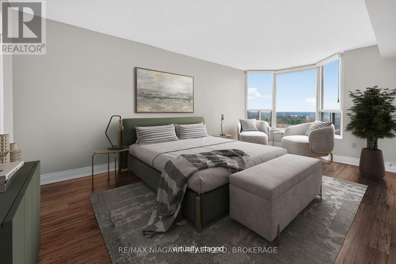 911 - 81 Scott Street, St. Catharines (Lakeport), ON - Indoor