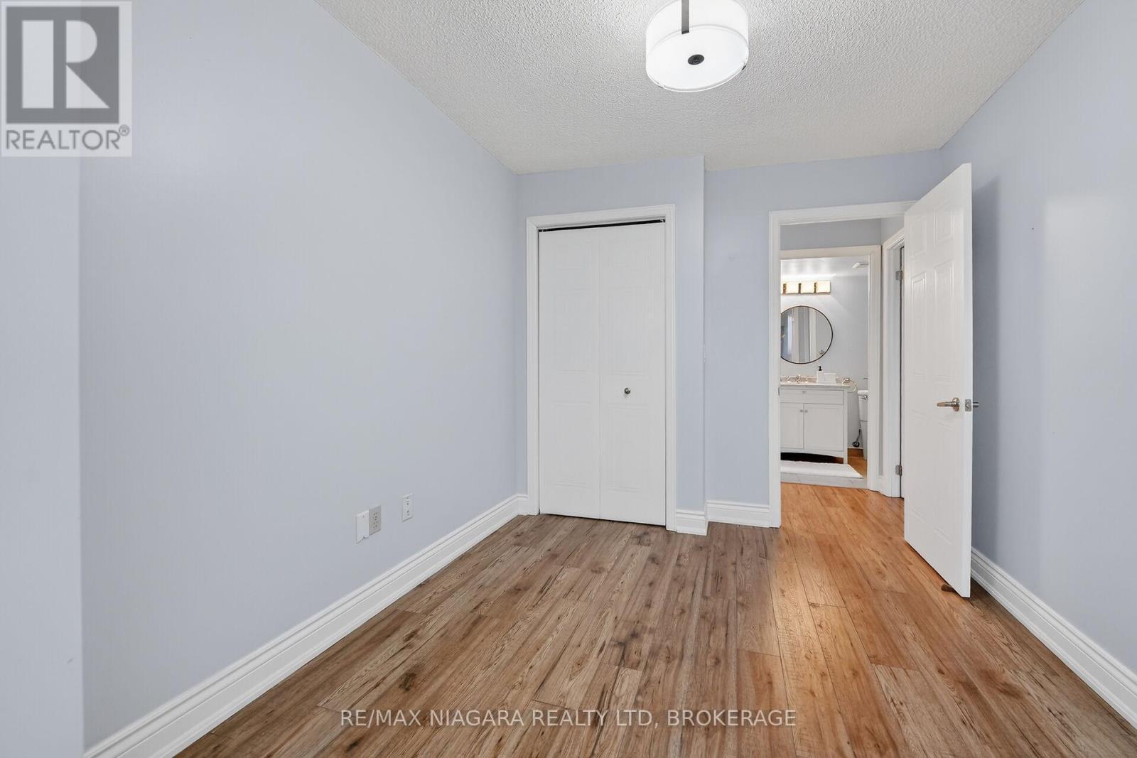 2nd bedroom - 911 - 81 Scott Street, St. Catharines (Lakeport), ON - Indoor Photo Showing Other Room