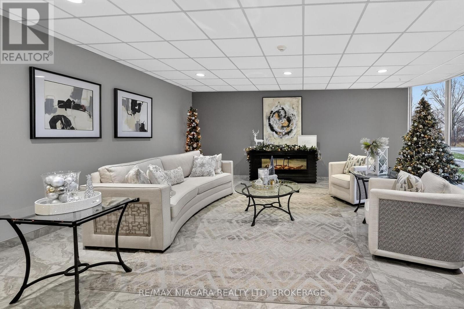 911 - 81 Scott Street, St. Catharines (Lakeport), ON - Indoor