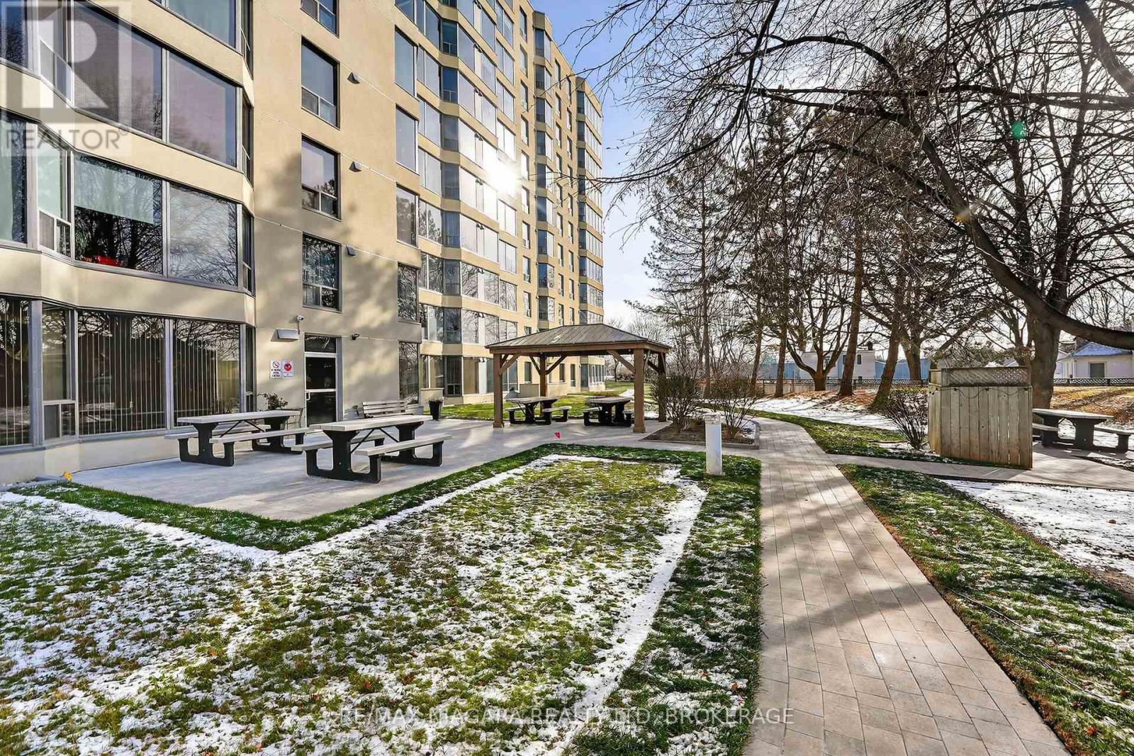 911 - 81 Scott Street, St. Catharines (Lakeport), ON - Outdoor