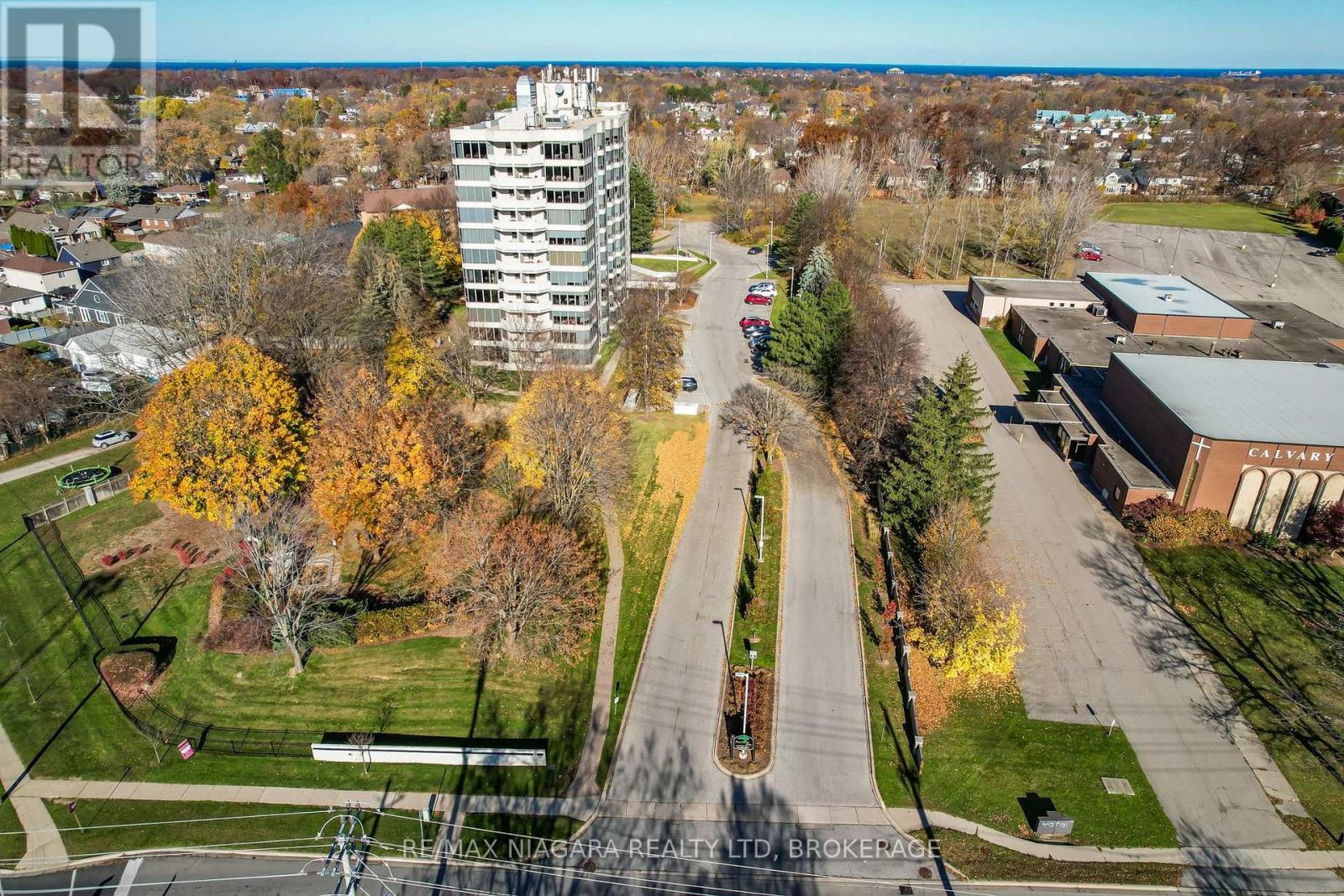 911 - 81 Scott Street, St. Catharines (Lakeport), ON - Outdoor With View