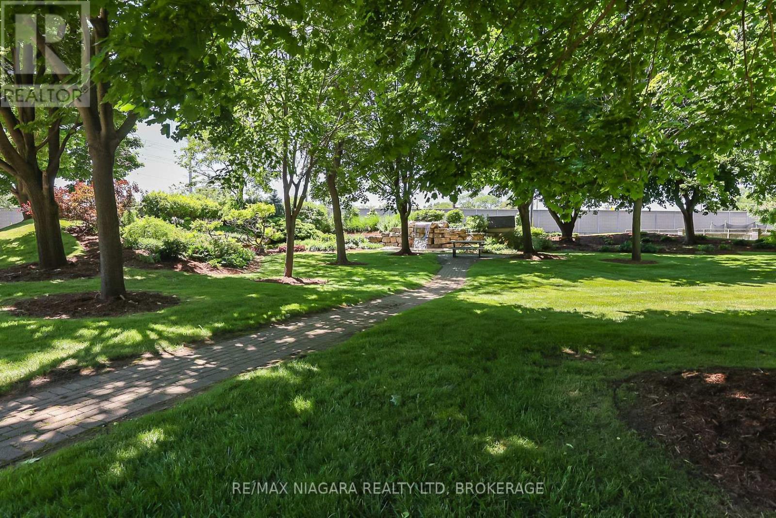 911 - 81 Scott Street, St. Catharines (Lakeport), ON - Outdoor