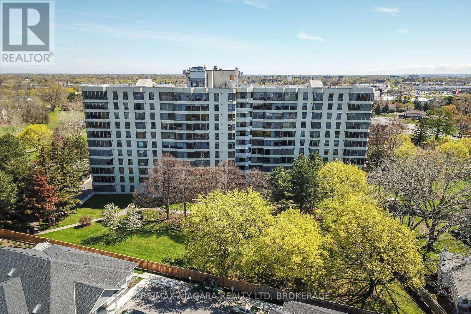 911 - 81 Scott Street, St. Catharines (Lakeport), ON - Outdoor