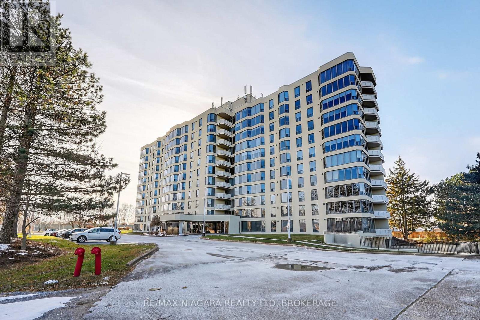 911 - 81 Scott Street, St. Catharines (Lakeport), ON - Outdoor With Facade