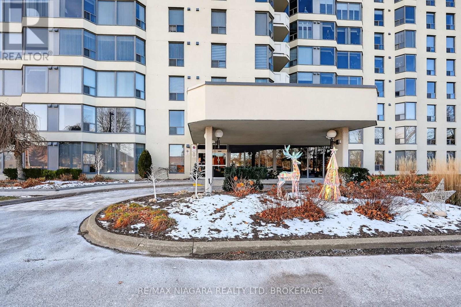 911 - 81 Scott Street, St. Catharines (Lakeport), ON - Outdoor With Facade