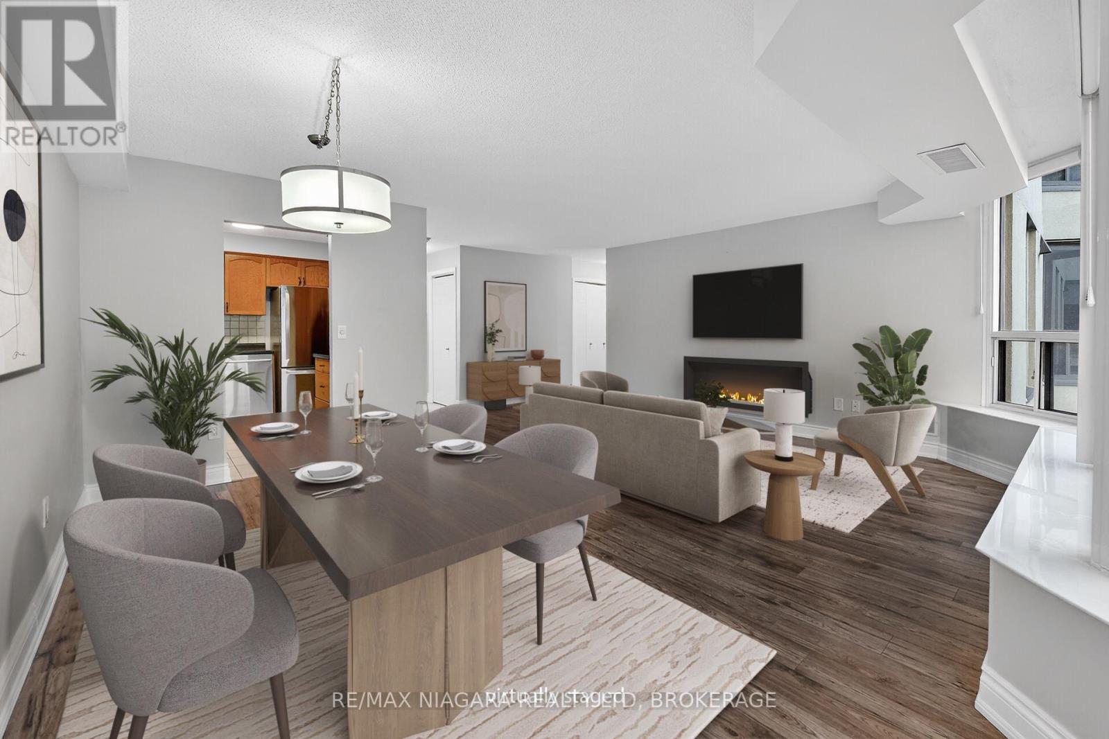 911 - 81 Scott Street, St. Catharines (Lakeport), ON - Indoor With Fireplace