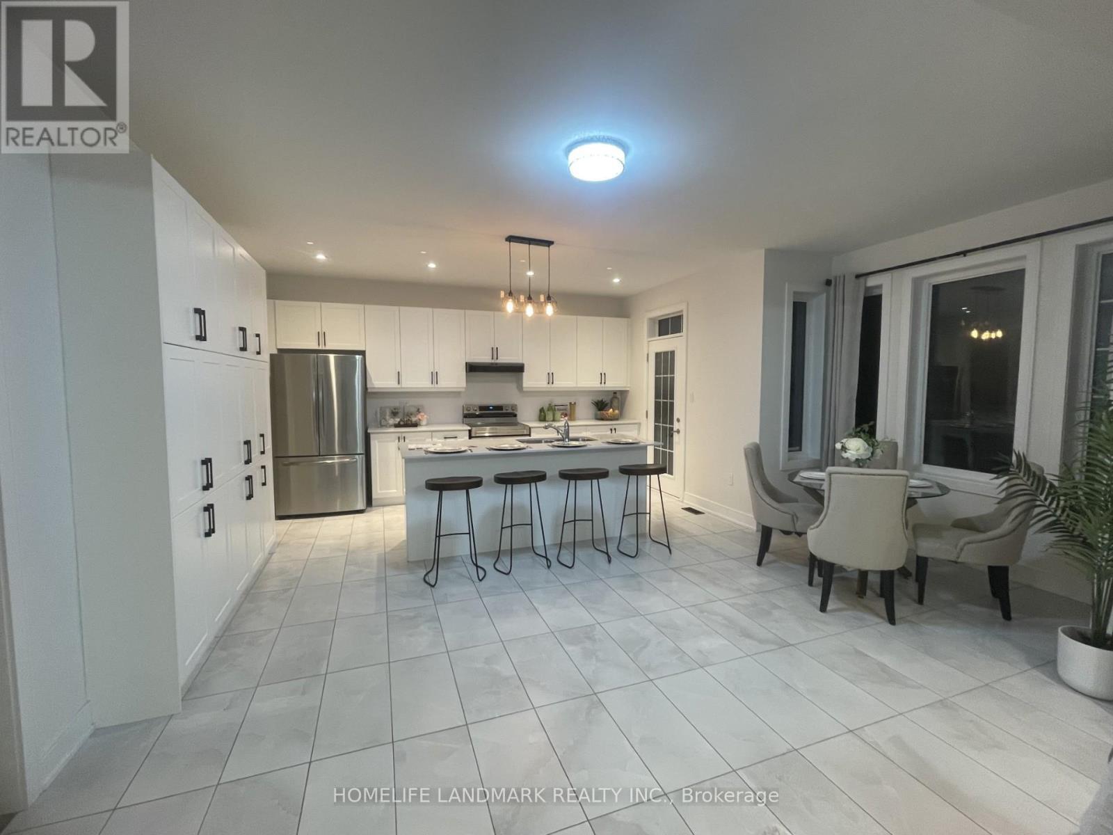 143 Kenneth Rogers Crescent, East Gwillimbury, ON - Indoor