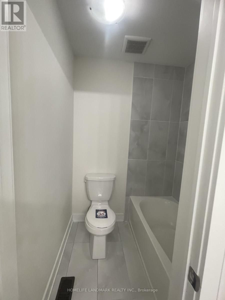 143 Kenneth Rogers Crescent, East Gwillimbury, ON - Indoor Photo Showing Bathroom