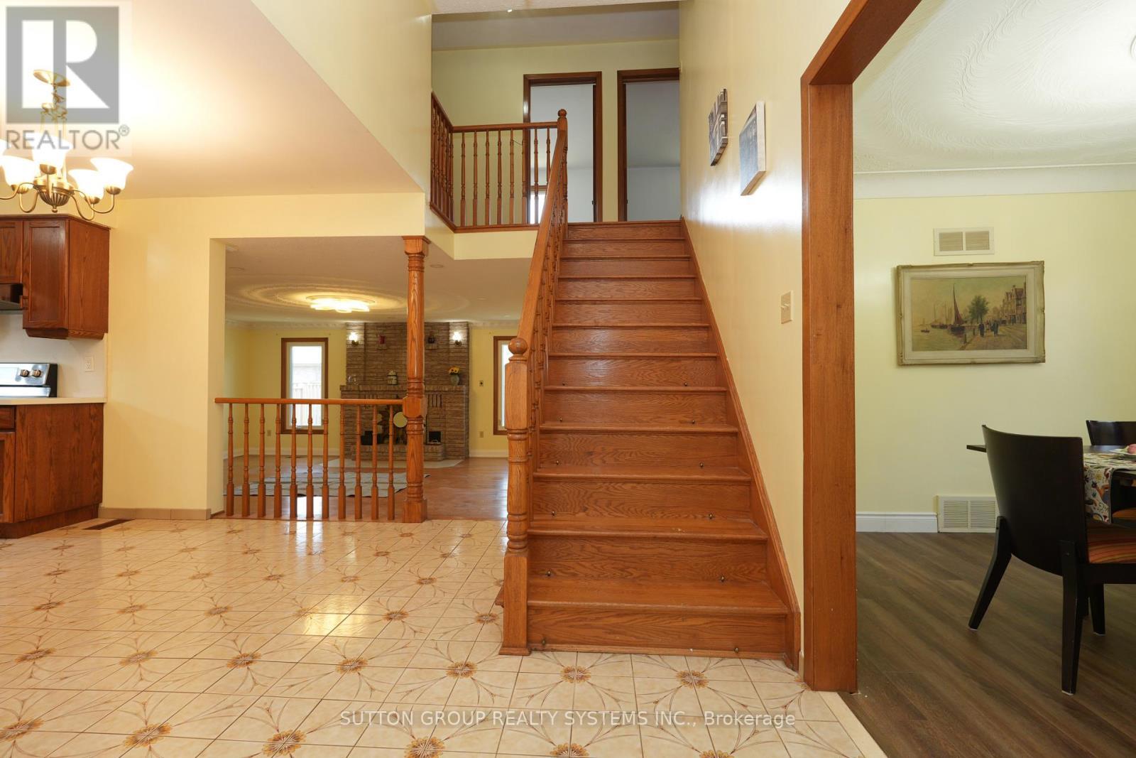 Upper - 101 Henley Drive, Hamilton, ON - Indoor