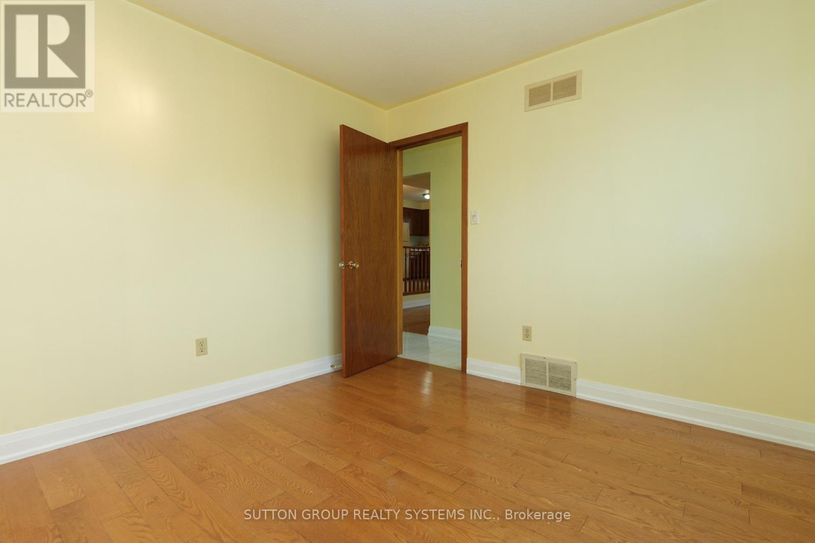 Upper - 101 Henley Drive, Hamilton, ON - Indoor Photo Showing Other Room