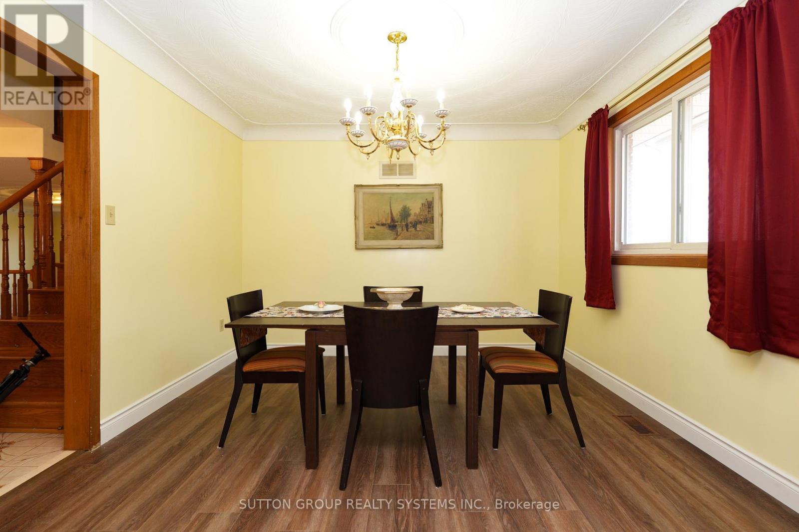 Upper - 101 Henley Drive, Hamilton, ON - Indoor Photo Showing Dining Room