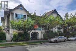 202 1641 WOODLAND DRIVE Vancouver, BC V5L 3S9