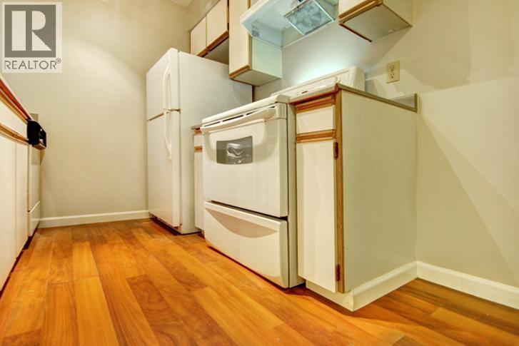 202 1641 Woodland Drive, Vancouver, BC - Indoor