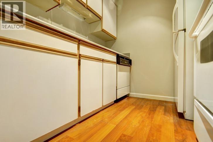 202 1641 Woodland Drive, Vancouver, BC - Indoor Photo Showing Other Room