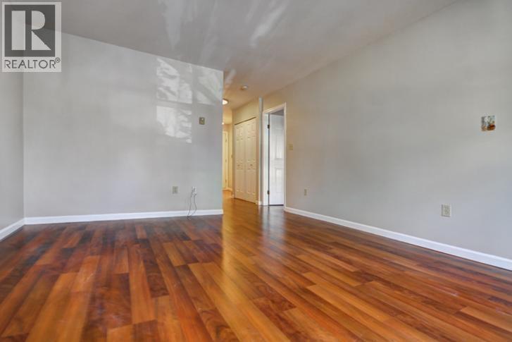 202 1641 Woodland Drive, Vancouver, BC - Indoor Photo Showing Other Room