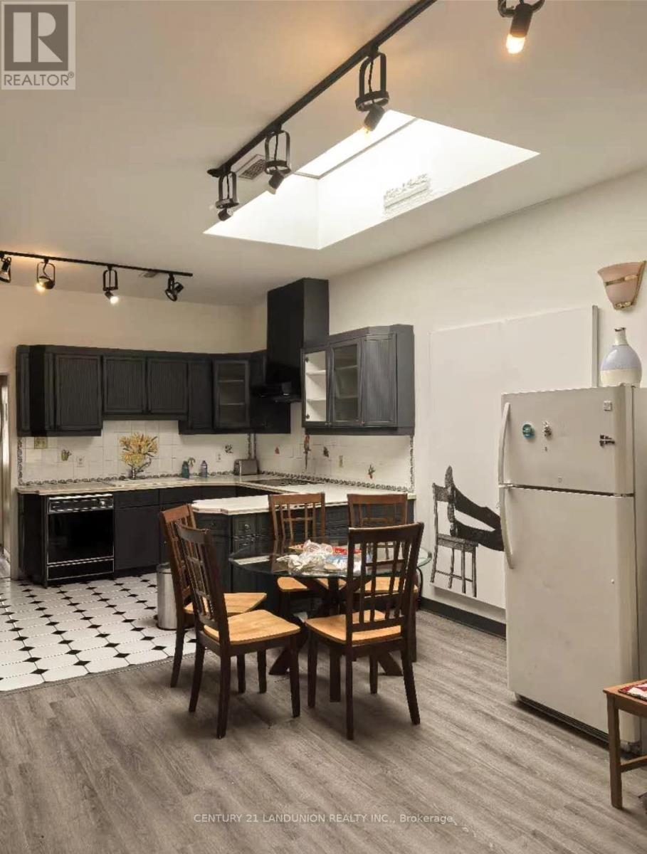 3Rd Floor - 511 Mount Pleasant Road, Toronto, ON