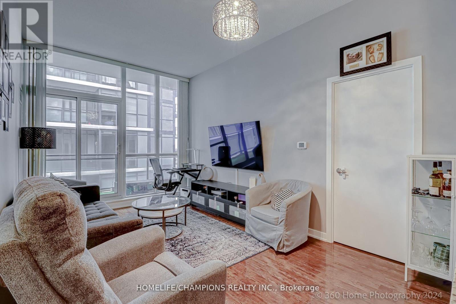 709 - 4070 Confederation Parkway, Mississauga, ON - Indoor