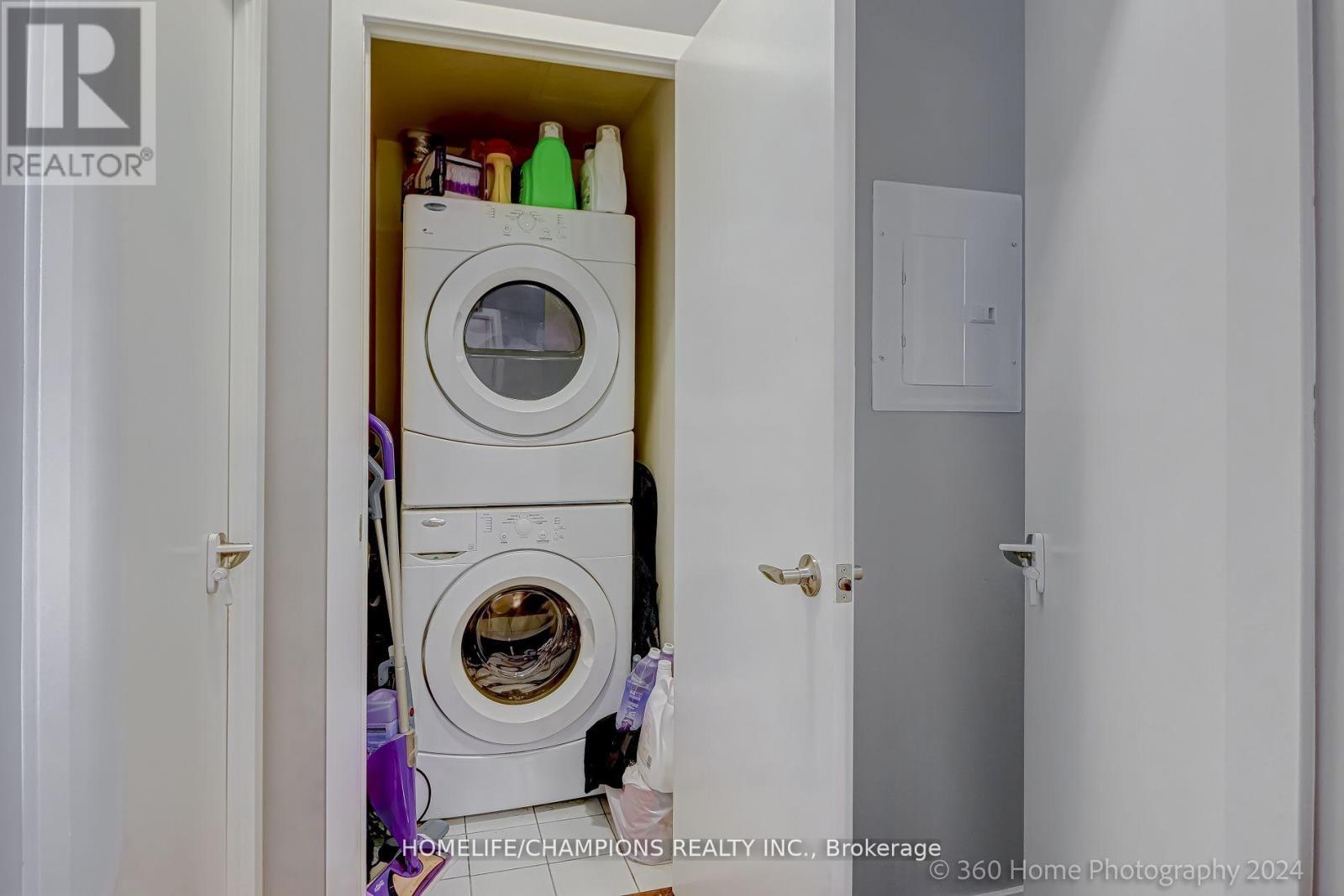 709 - 4070 Confederation Parkway, Mississauga, ON - Indoor Photo Showing Laundry Room
